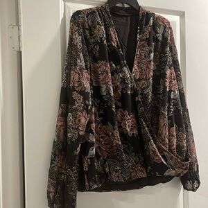 XL Black Floral Criss Cross V Neck Balloon Sleeve Blouse
